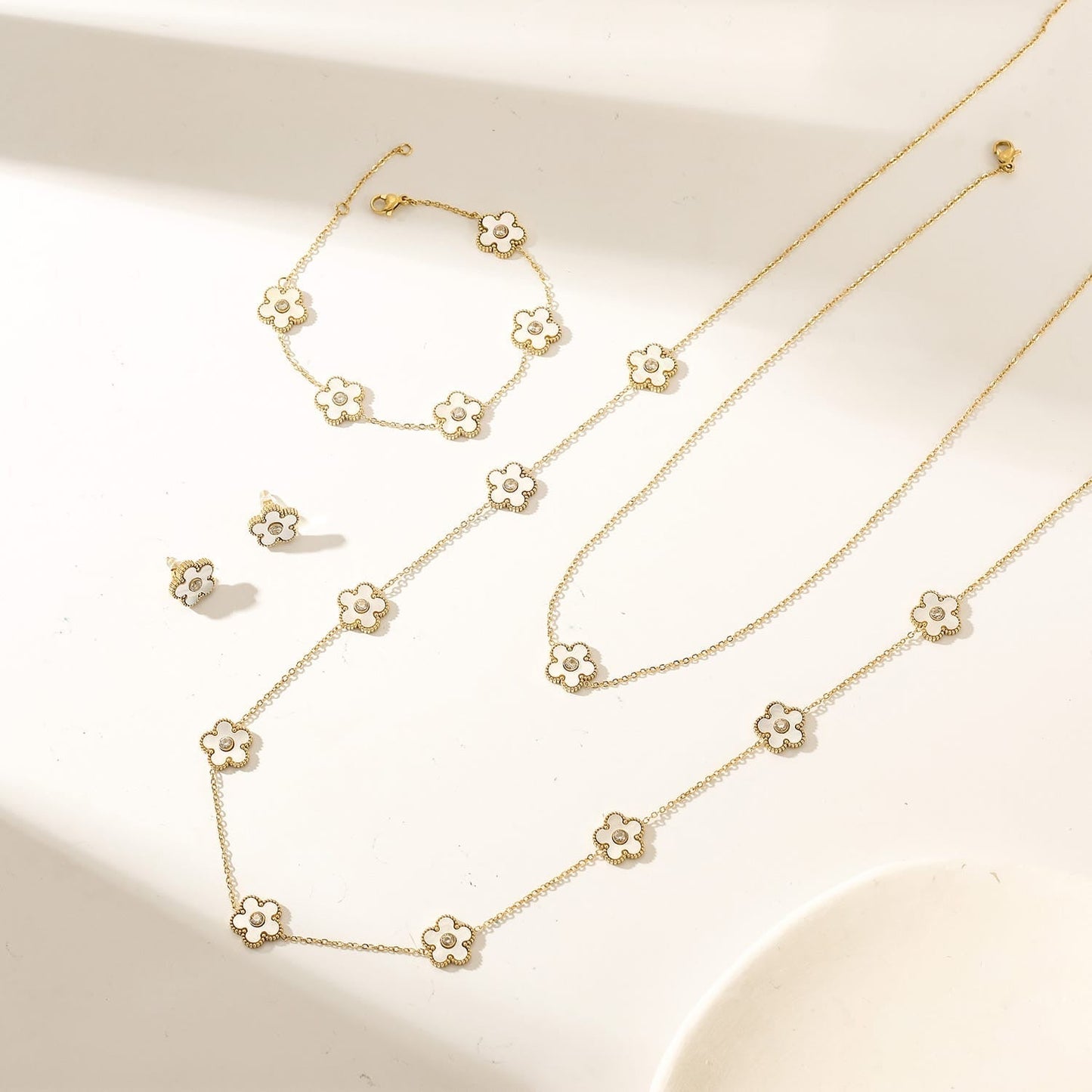 Daisy Necklace